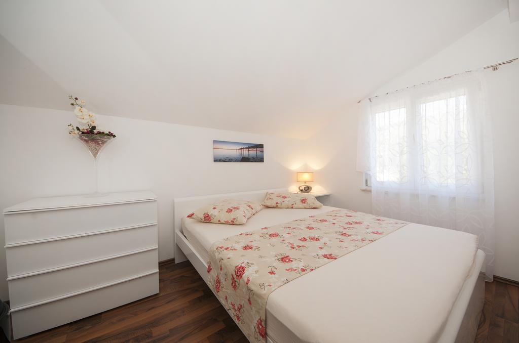 Guest House Loranum Sevid Pokoj fotografie
